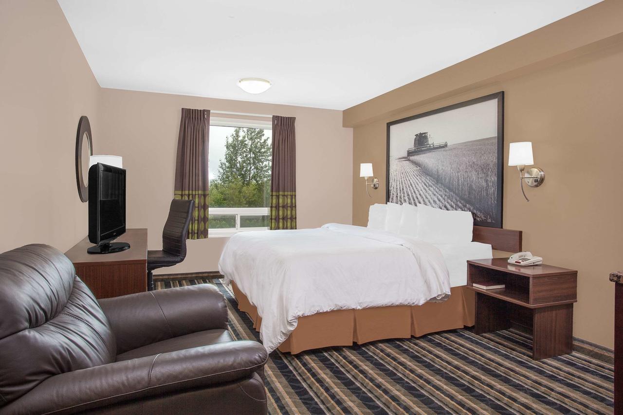 Motel Super 8 By Wyndham Brandon Mb Zewnętrze zdjęcie