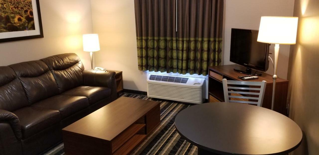 Motel Super 8 By Wyndham Brandon Mb Zewnętrze zdjęcie